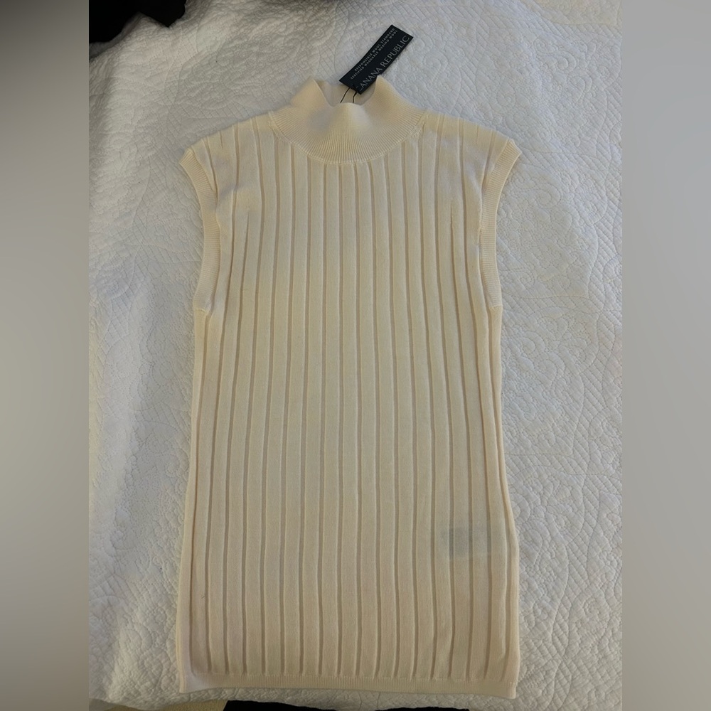 Banana Republic Ivory Sleeveless Ribbed Top
